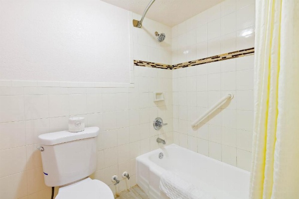 Best Western University Inn image 11