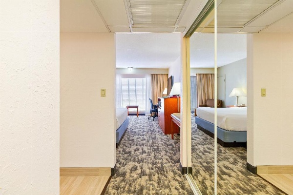 Best Western University Inn image 24